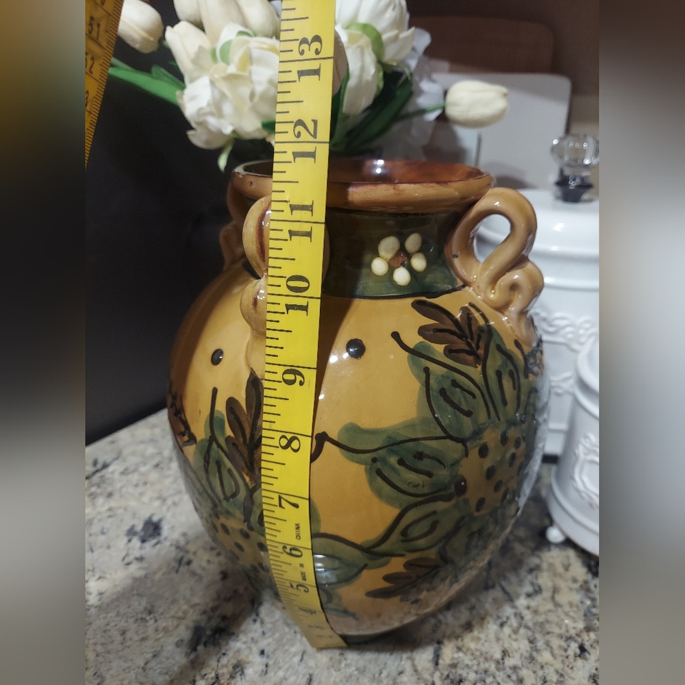 Ceramic Vase - Picture 2 of 11